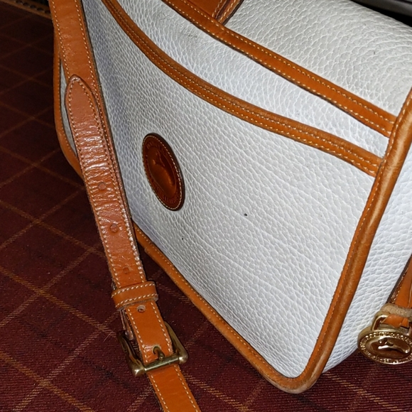 Dooney and Bourke vintage crossbody bag - Picture 3 of 8